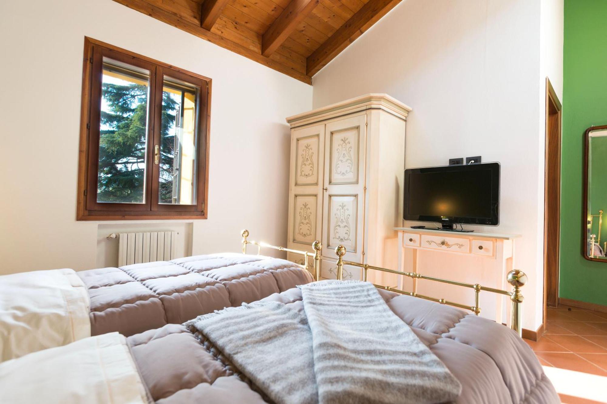 Room&Breakfast La Gramadora Кастел Сан Пиетро Терме Екстериор снимка